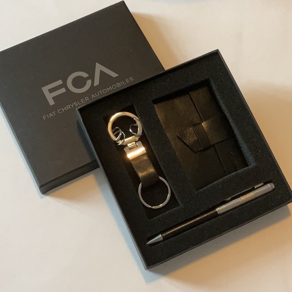 FCA Gift Set - Picture 1 of 7